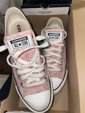 Converse Floral Low Top Sneakers - Pink and White - Chuck Taylor All Star Lift